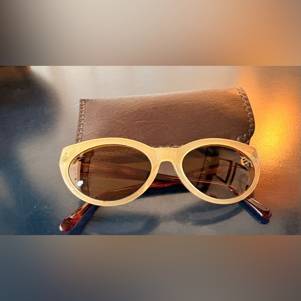 Fossil 1996 Vintage Sunglasses with Tinted Brown Lenses